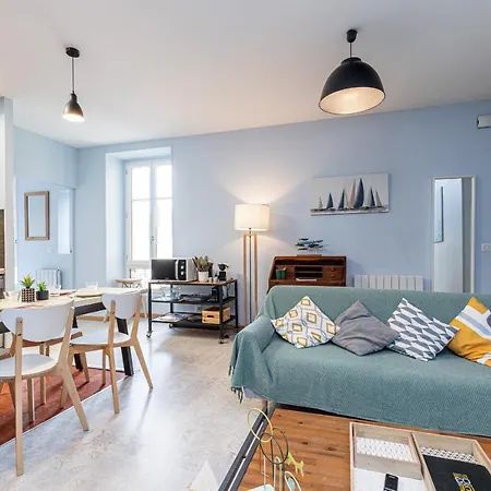Apartment Large 3 Bdr Center Nice