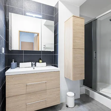 Apartment Large 3 Bdr Center Nice